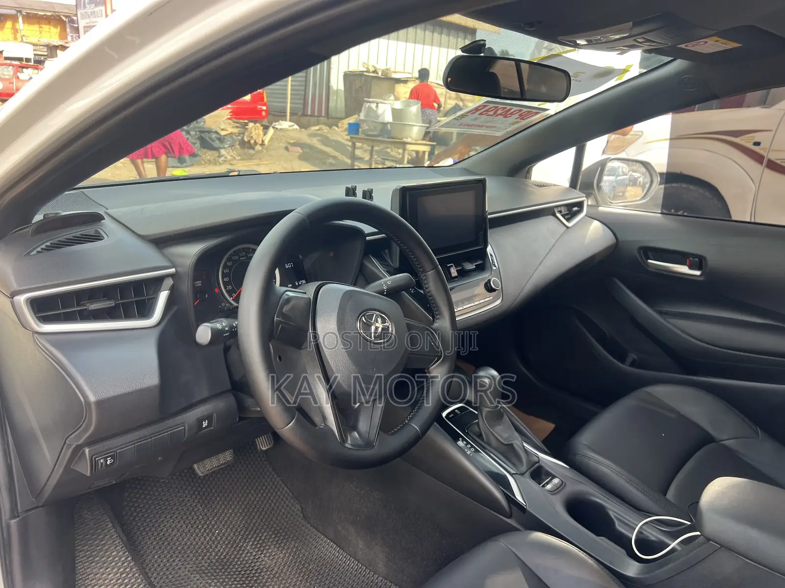 Toyota Corolla SE 2022 White