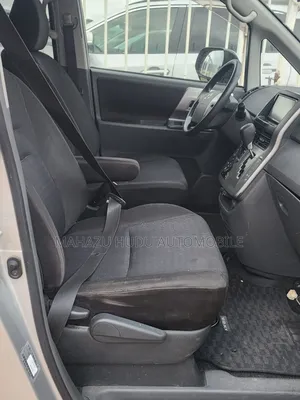 Toyota Voxy 2008 Silver