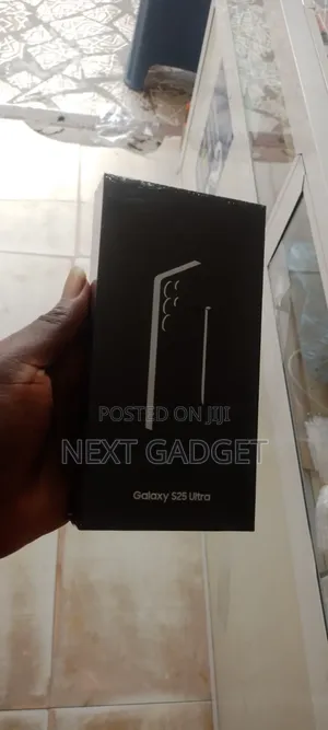 New Samsung Galaxy S25 Ultra 1 TB Gold