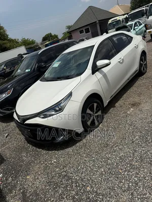 Toyota Corolla LE 2021 White