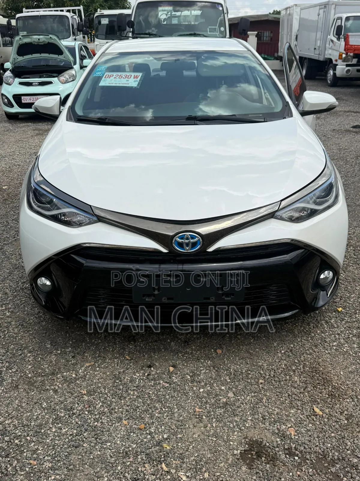 Toyota Corolla LE 2021 White