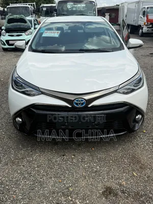 Toyota Corolla LE 2021 White