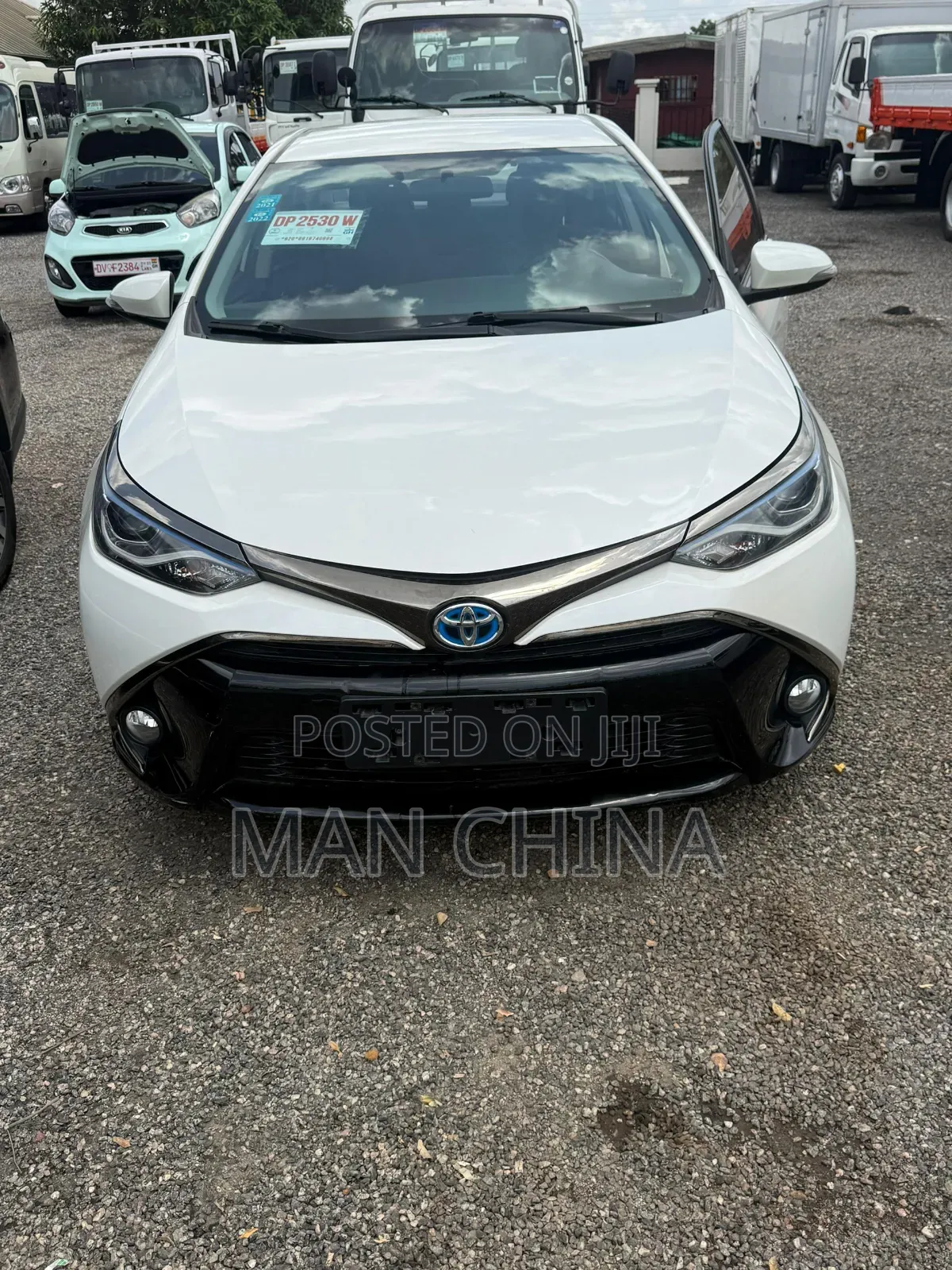 Toyota Corolla LE 2021 White