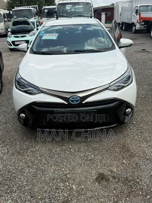 Toyota Corolla LE 2021 White