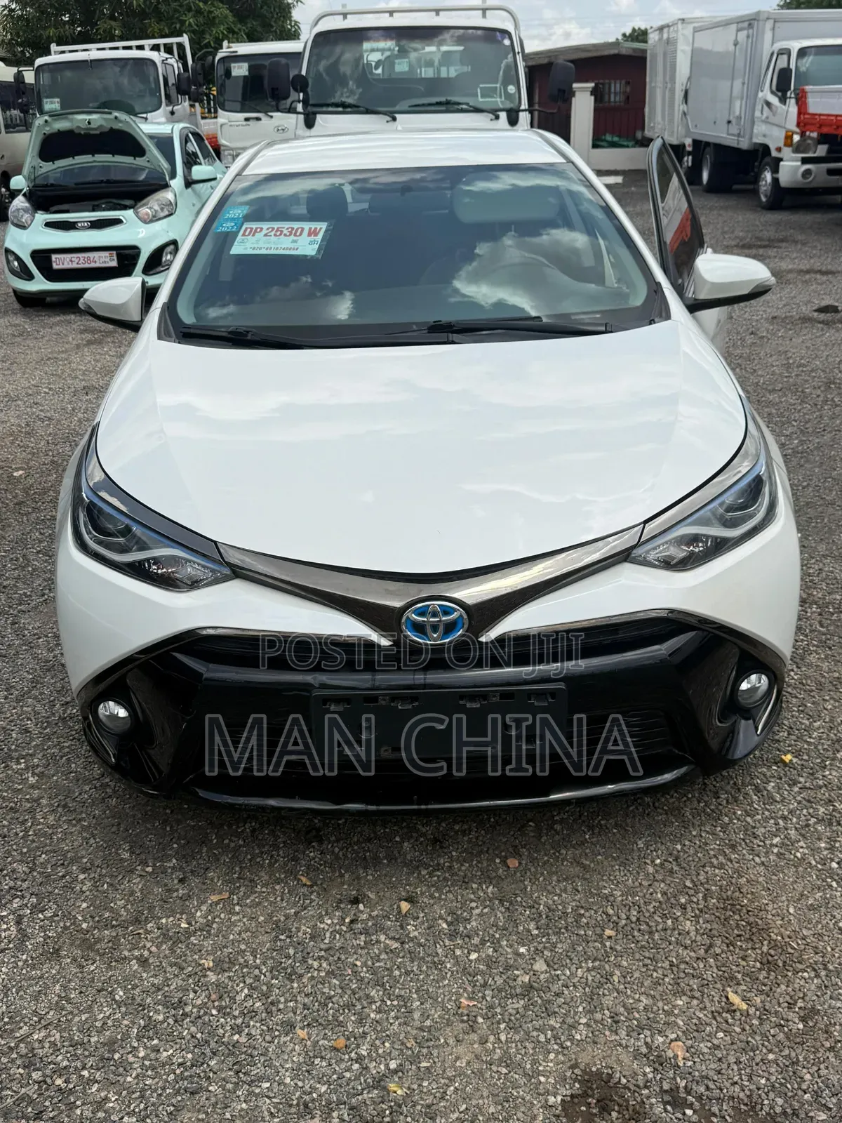 Toyota Corolla LE 2021 White