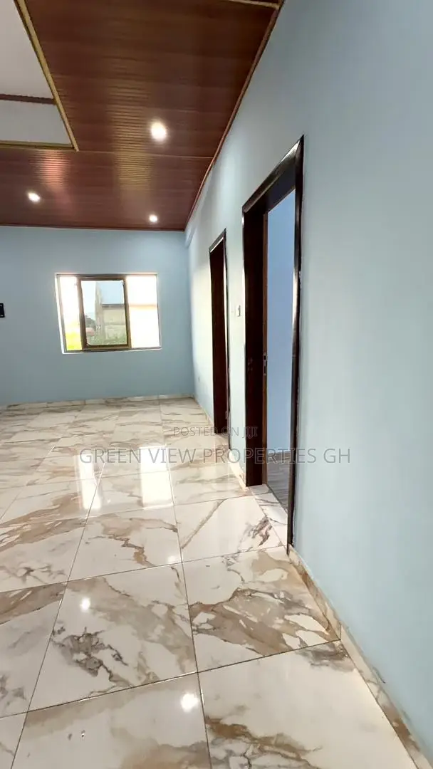 4bdrm Apartment in West Hills Mall Area for rent