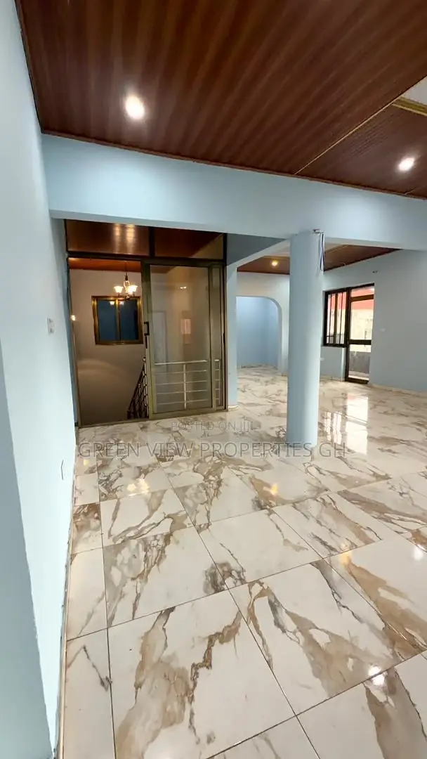 4bdrm Apartment in West Hills Mall Area for rent