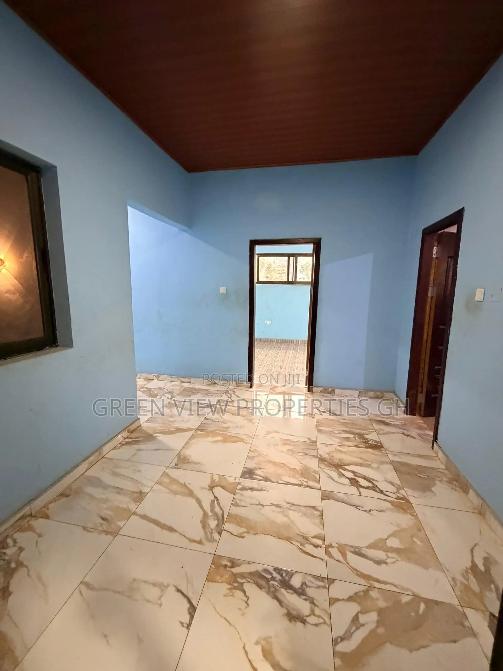 4bdrm Apartment in West Hills Mall Area for rent