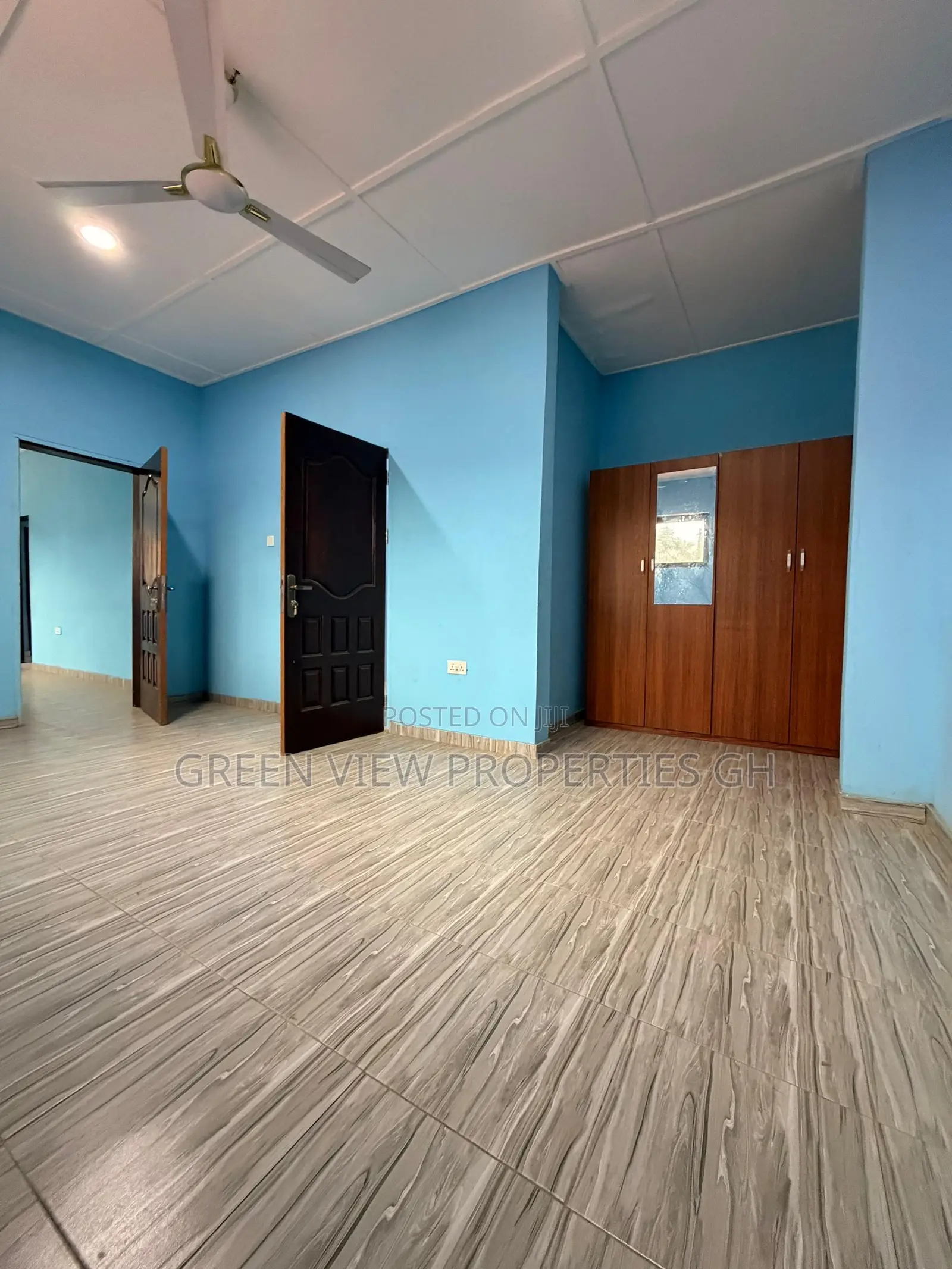 4bdrm Apartment in West Hills Mall Area for rent