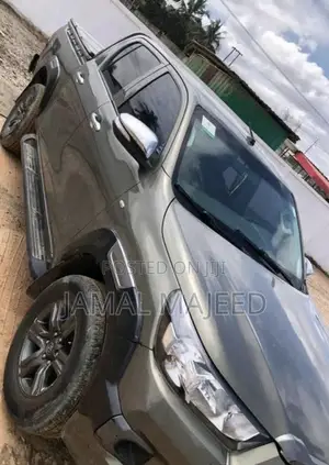 Toyota Hilux Revo Double Cab Deisel 2.4 AWD 2018 Gray
