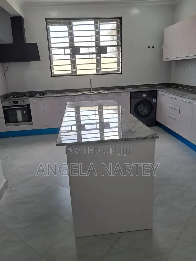 4bdrm House in Spintex, Accra Metropolitan for sale