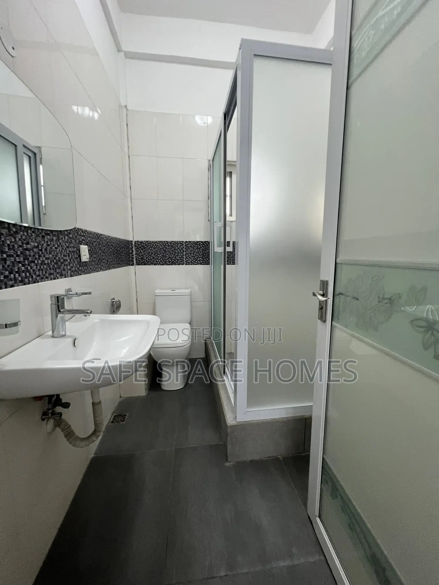 3bdrm Apartment in Burma Camp for rent