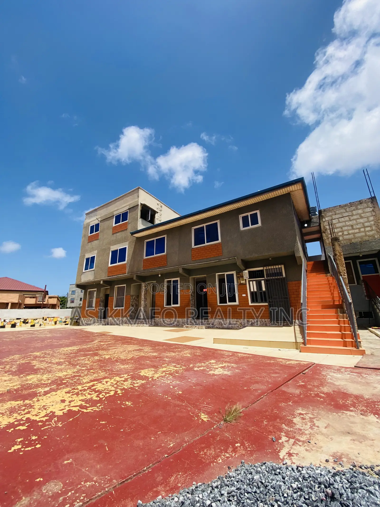 Avenue Ideal for Offices, School, Restaurant Rent/Sale in Spintex Road