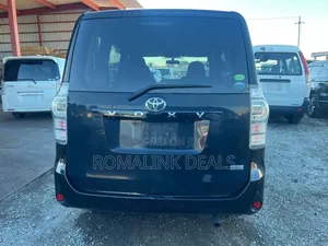 Toyota Voxy 2012 Purple
