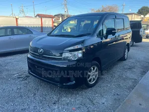 Toyota Voxy 2012 Purple