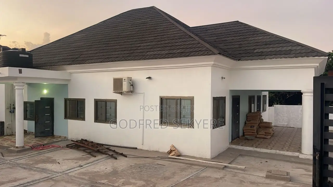 6bdrm House in Adeleke Estates At, Kumasi Metropolitan for rent