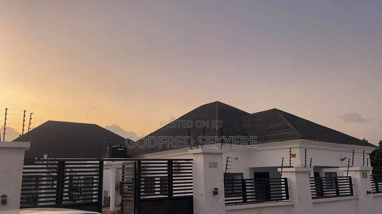 6bdrm House in Adeleke Estates At, Kumasi Metropolitan for rent