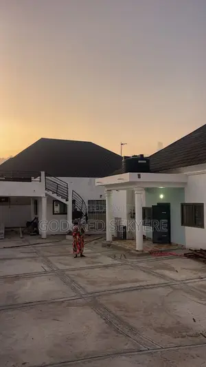 6bdrm House in Adeleke Estates At, Kumasi Metropolitan for rent