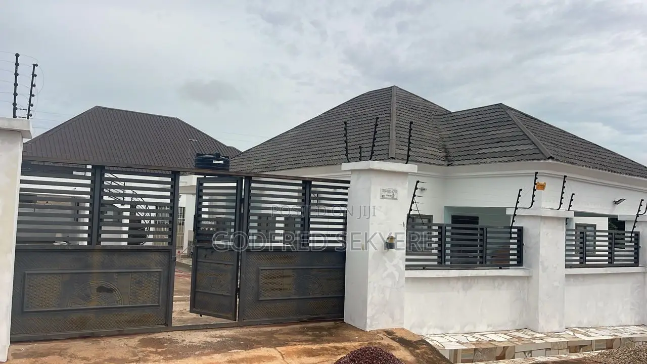6bdrm House in Adeleke Estates At, Kumasi Metropolitan for rent