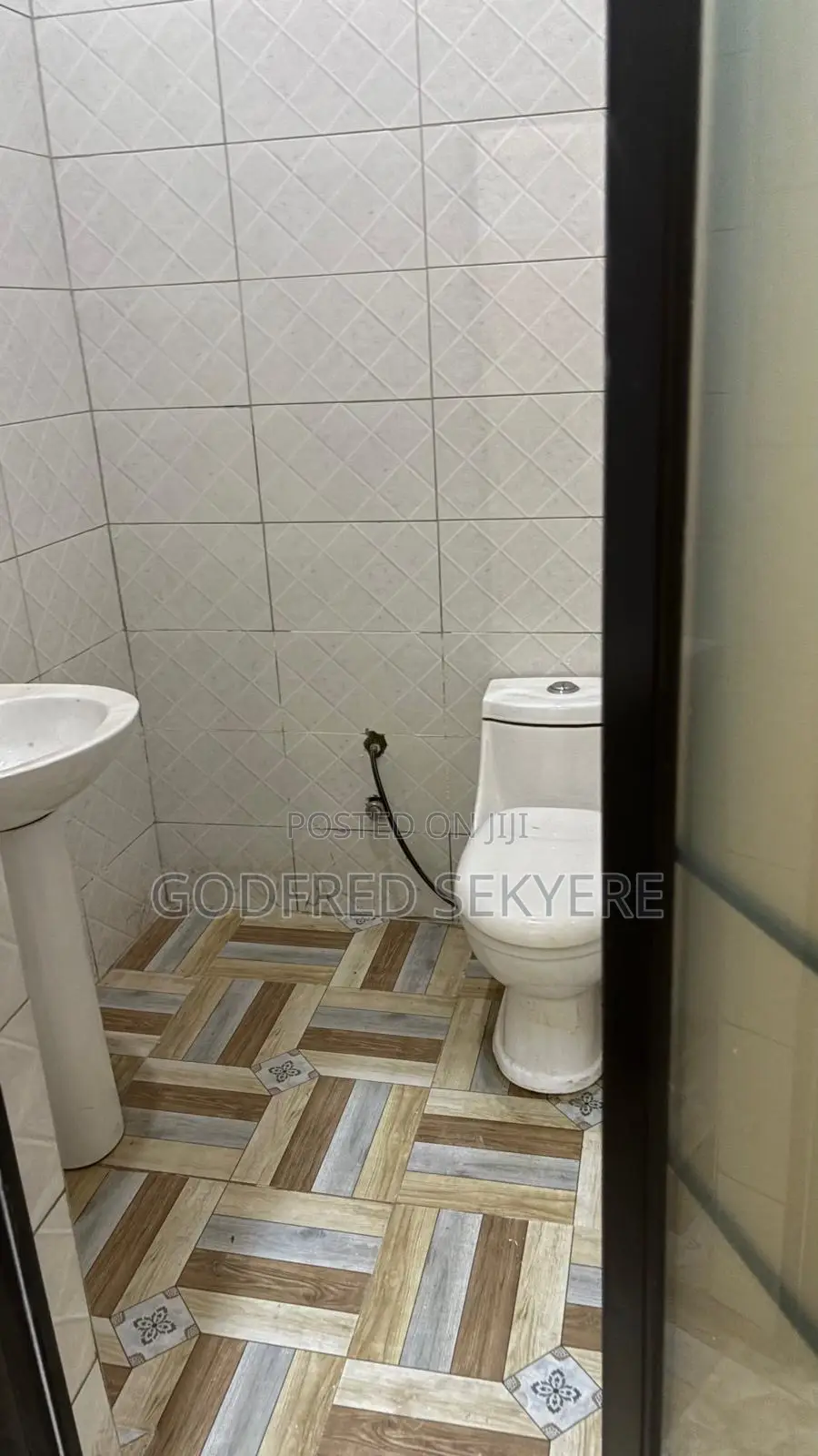 6bdrm House in Adeleke Estates At, Kumasi Metropolitan for rent