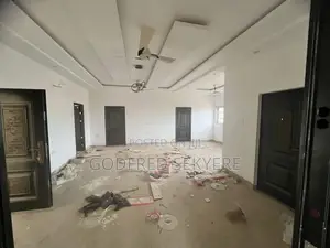 6bdrm House in Adeleke Estates, Kumasi Metropolitan for sale