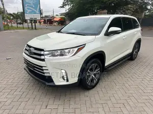Toyota Highlander 2019 Off white
