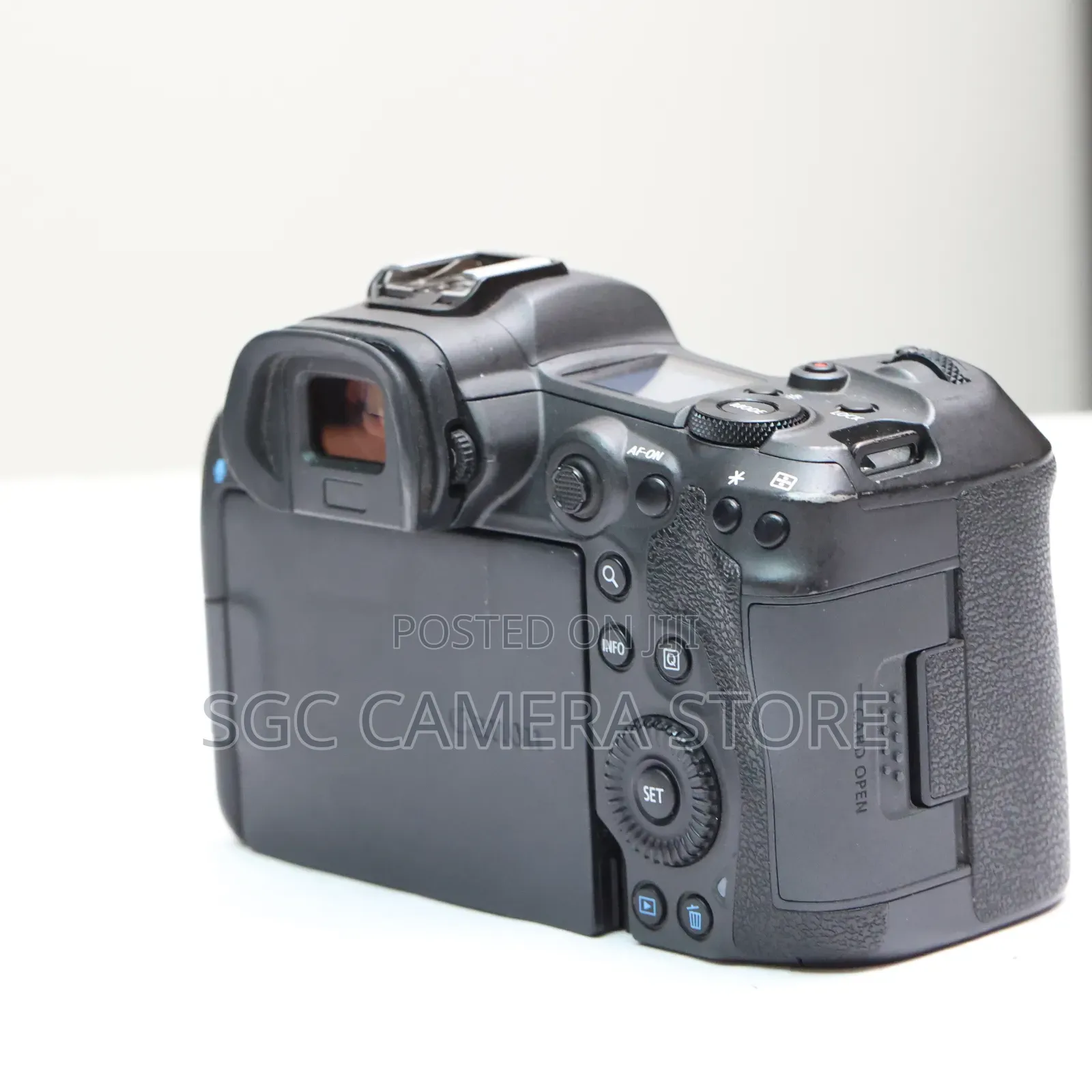 Canon Eos R5 (Combo Package ) 8months Warranty Included