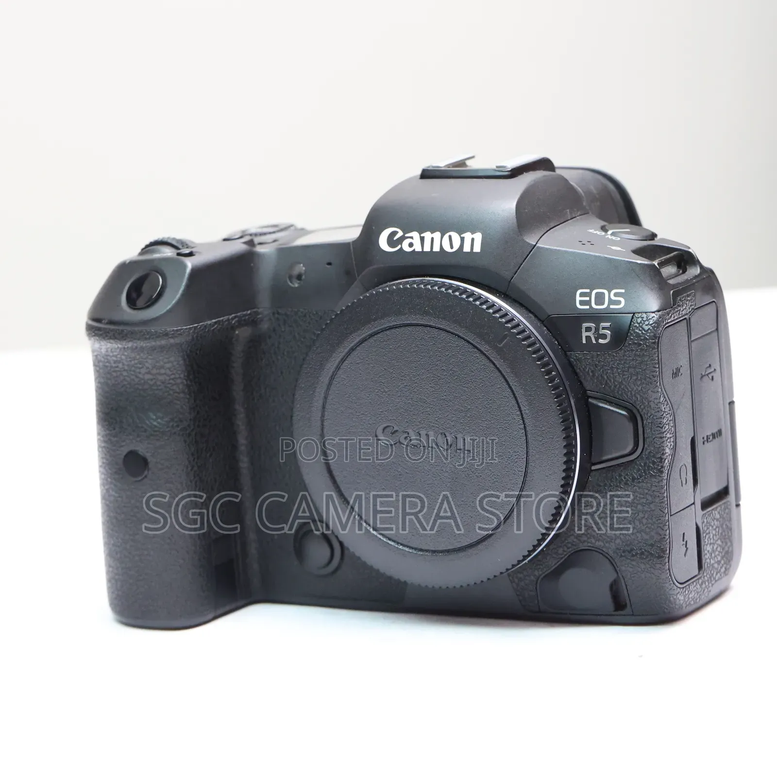 Canon Eos R5 (Combo Package ) 8months Warranty Included