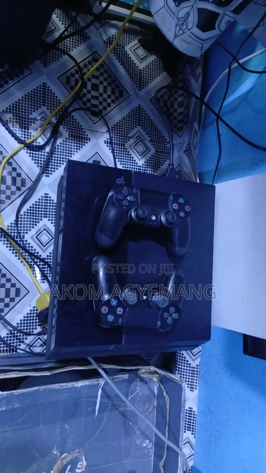 Ps4 Standard 500gb ,Jailbreak,Two Controllers
