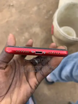 Apple iPhone XR 64 GB Red