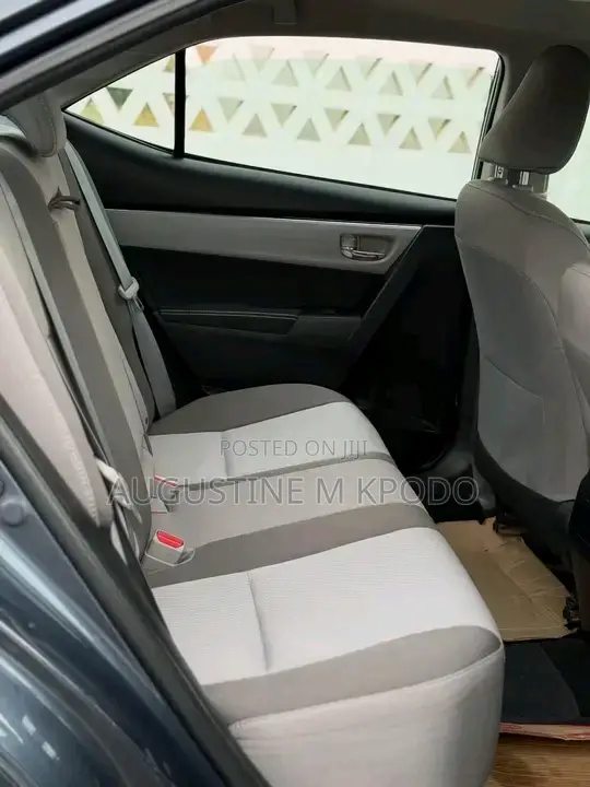Toyota Corolla 2017 Gray