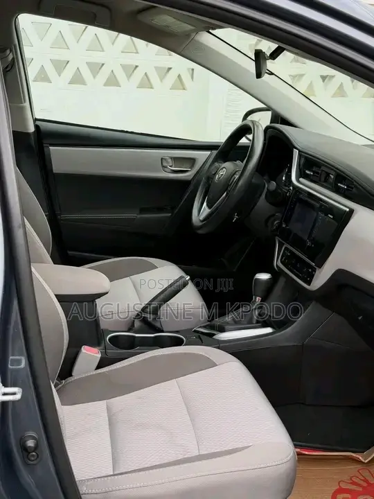 Toyota Corolla 2017 Gray
