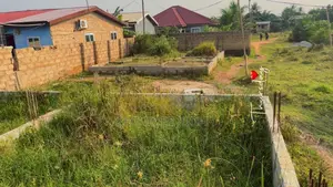 Emmanuel Lands