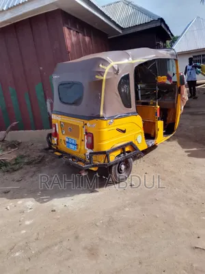 Bajaj RE 2023 Yellow