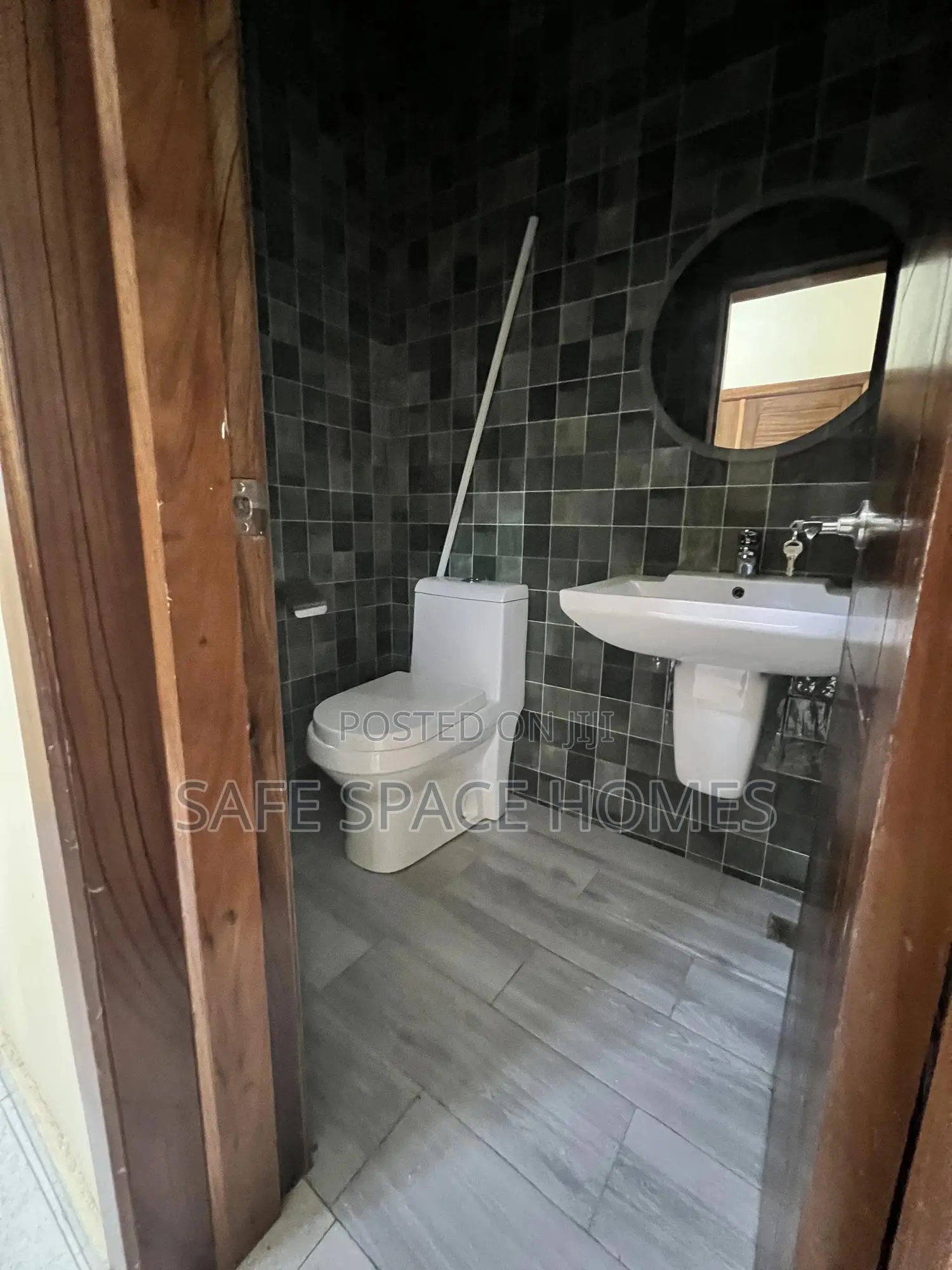 4bdrm Duplex in Burma Camp for rent