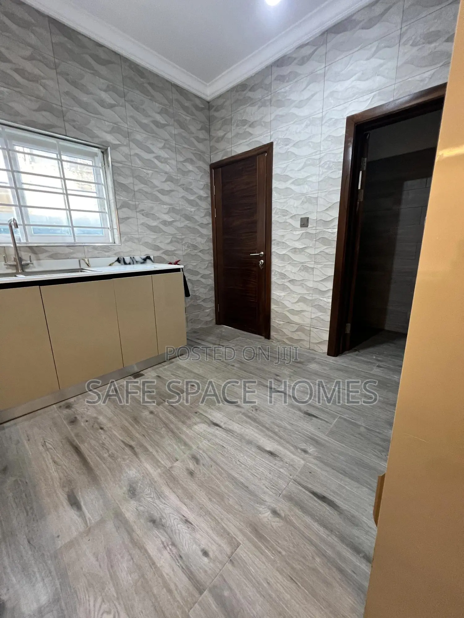 4bdrm Duplex in Burma Camp for rent