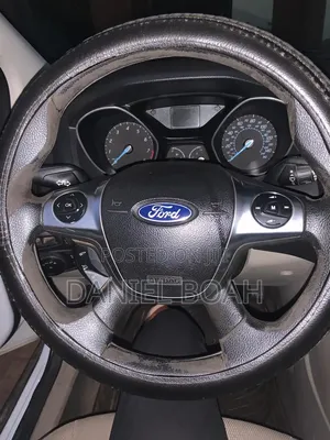 Ford Focus SEL Sedan FWD (2.0L 4cyl 6A) 2012 White