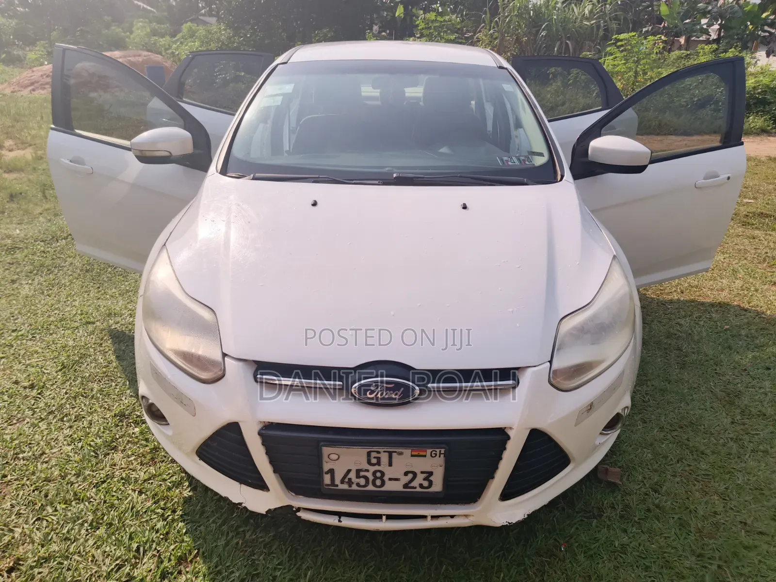 Ford Focus SEL Sedan FWD (2.0L 4cyl 6A) 2012 White