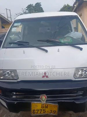 Mitsubishi L200 2000 White