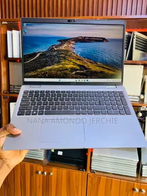 Laptop Dell Latitude 5540 16GB Intel Core i5 SSD 256GB