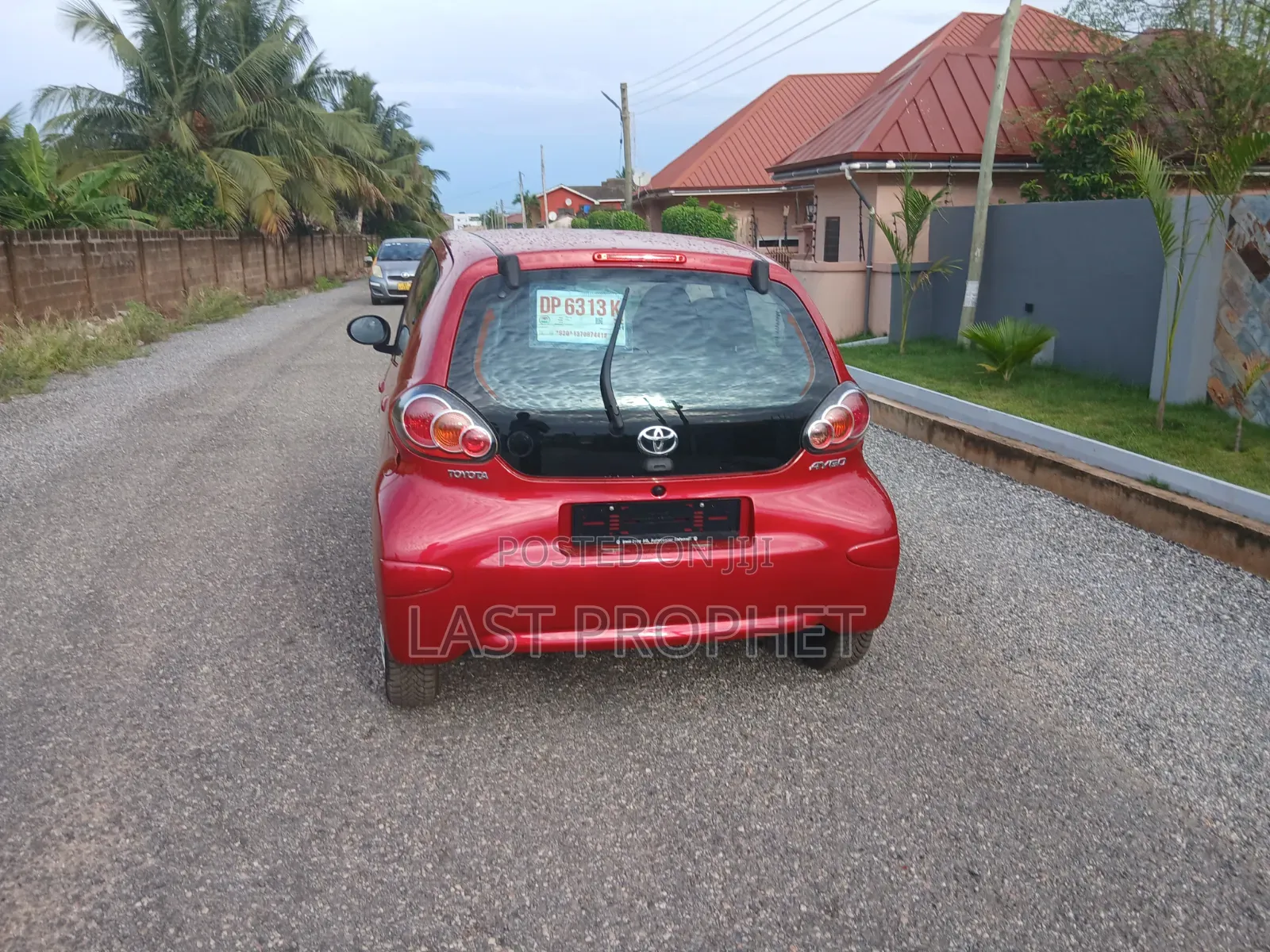 Toyota Yaris Base Hatchback 5dr 2010 Red
