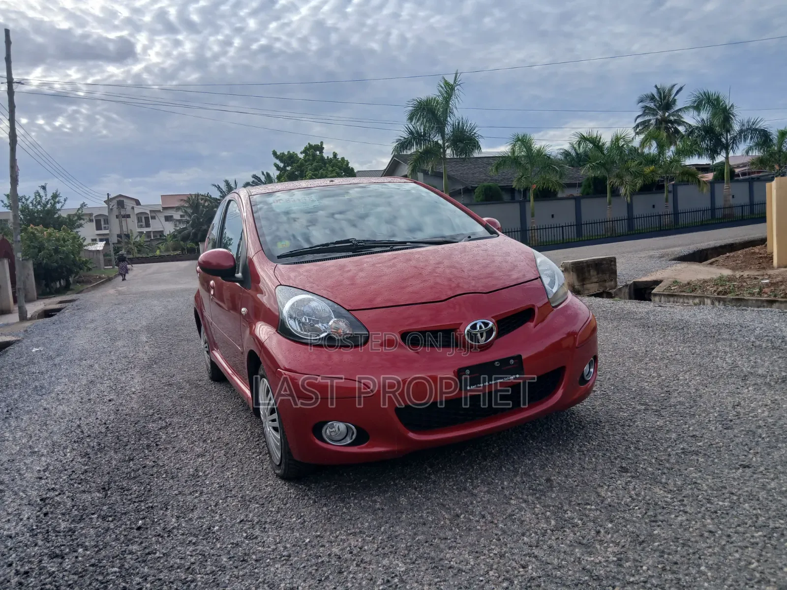 Toyota Yaris Base Hatchback 5dr 2010 Red