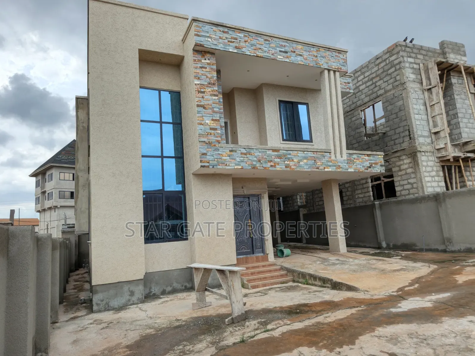 4bdrm House in Brofoyedu, Kumasi Metropolitan for sale