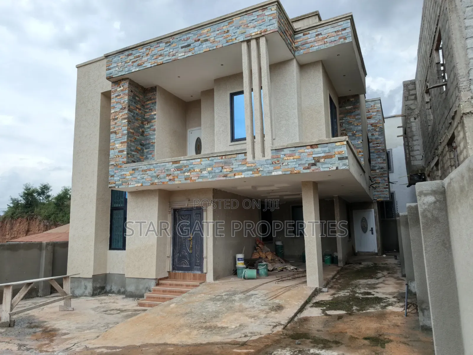 4bdrm House in Brofoyedu, Kumasi Metropolitan for sale