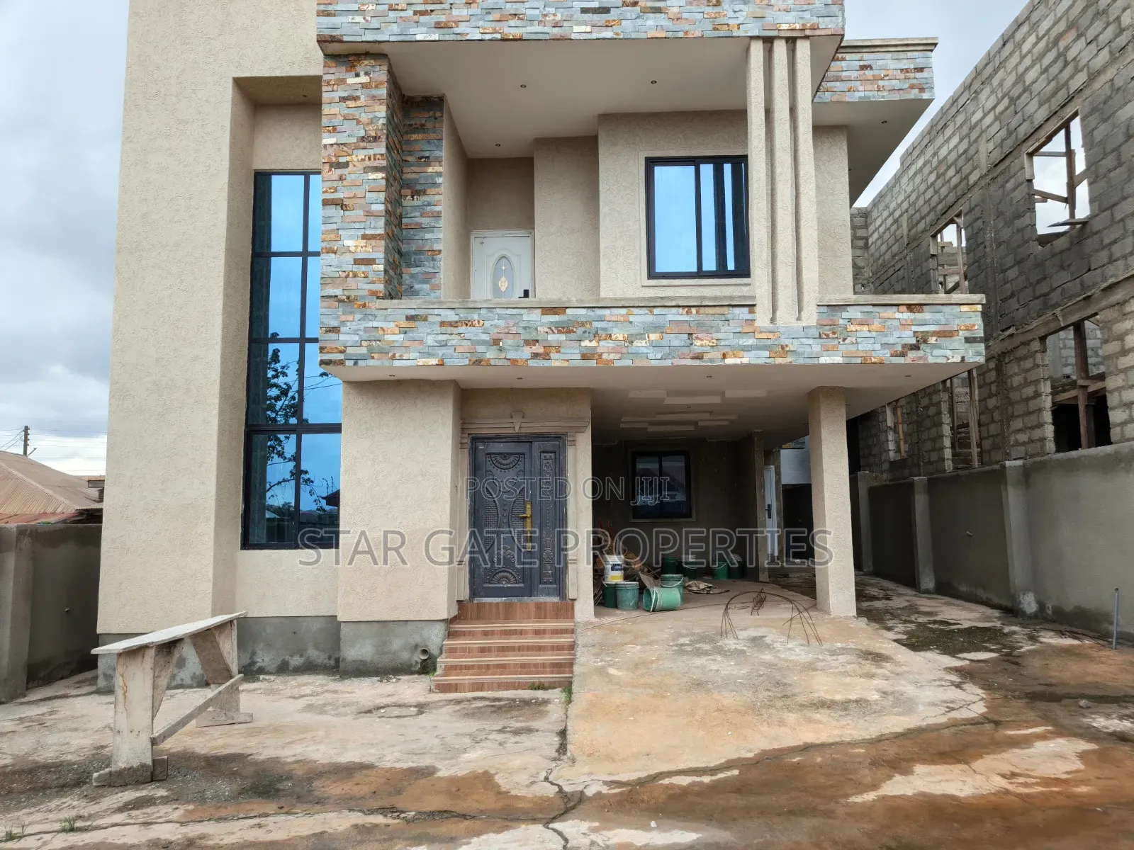 4bdrm House in Brofoyedu, Kumasi Metropolitan for sale