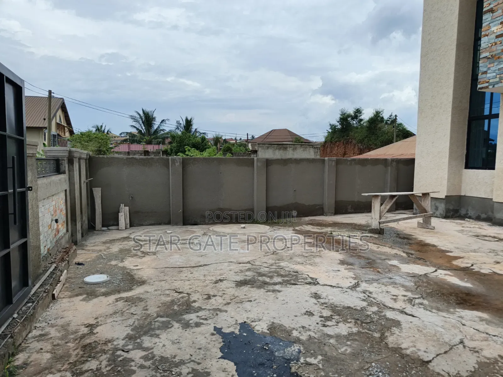 4bdrm House in Brofoyedu, Kumasi Metropolitan for sale