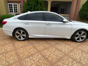 Honda Accord Touring 2018 White