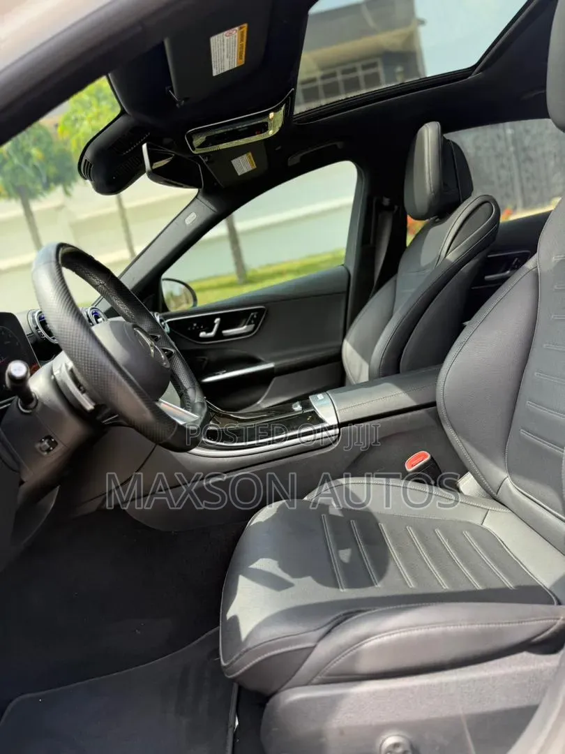 Mercedes-Benz C300 2023 White