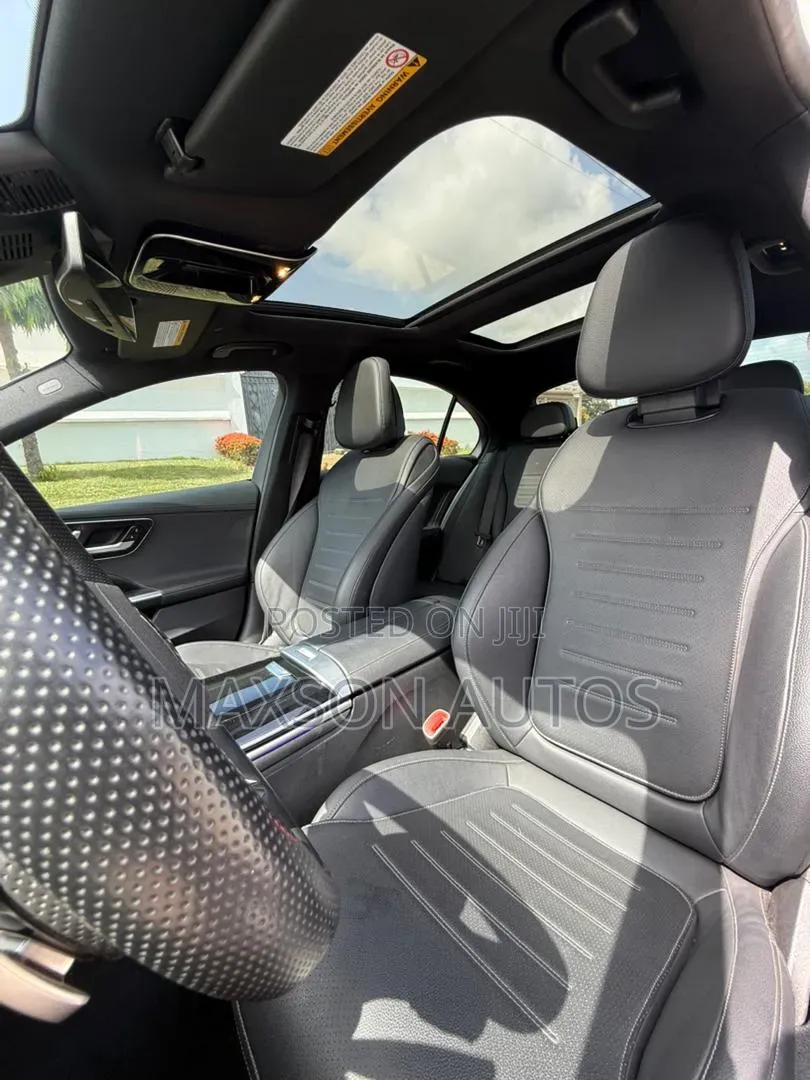 Mercedes-Benz C300 2023 White