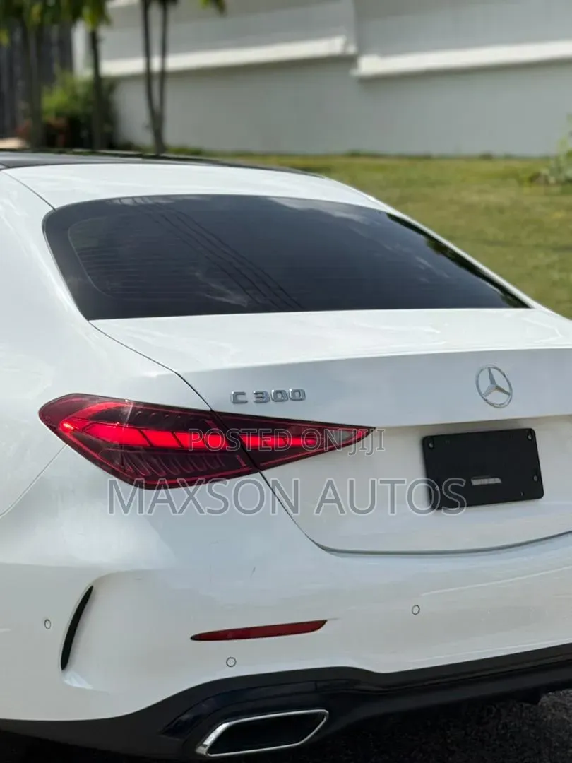 Mercedes-Benz C300 2023 White